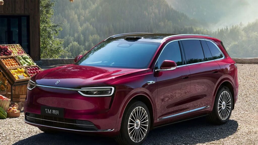 Aito M7 SUV