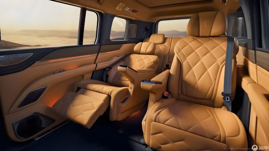 BYD Yangwang U8L Interior