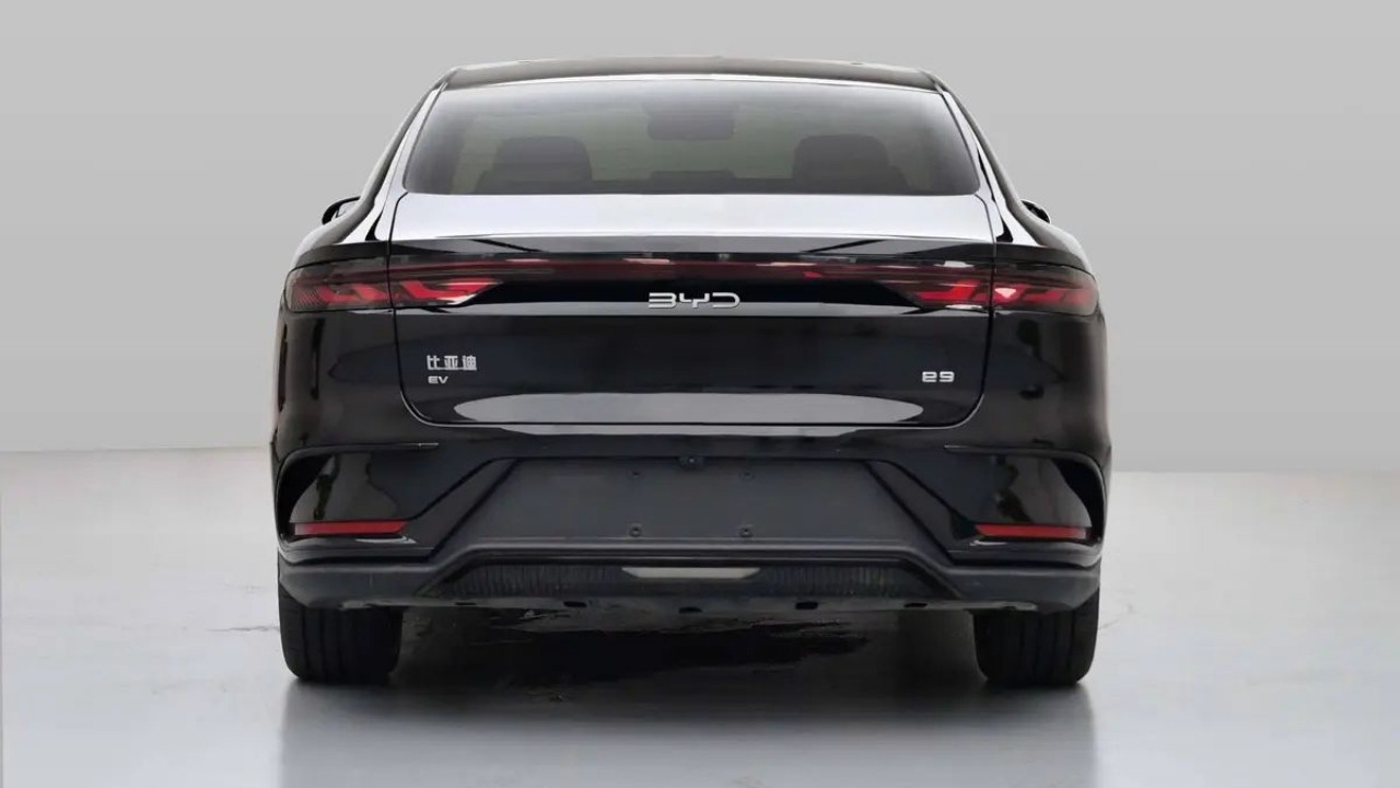 BYD Linghui e9 Rearview
