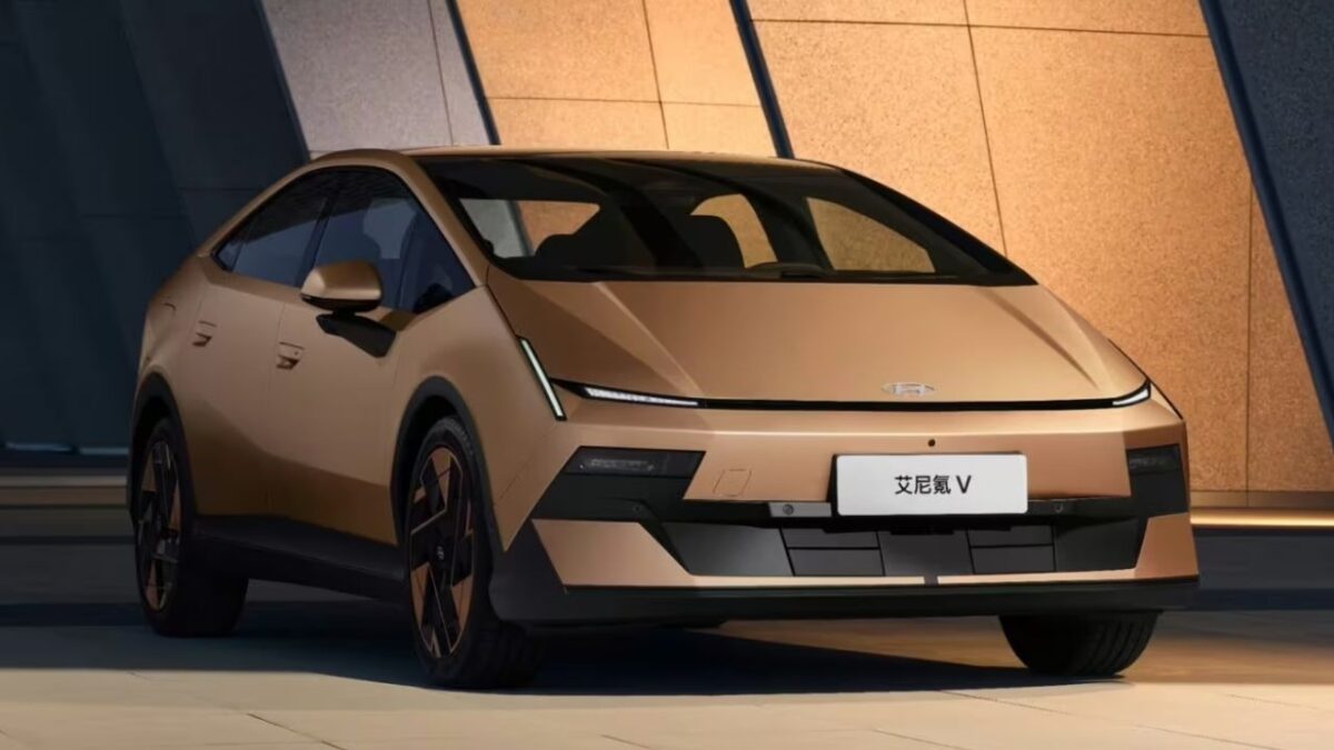 Hyundai Ioniq V look